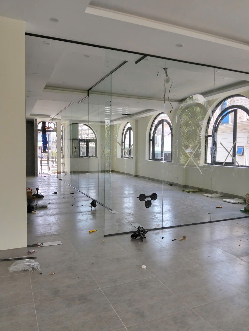 Vách Kính Cường Lực