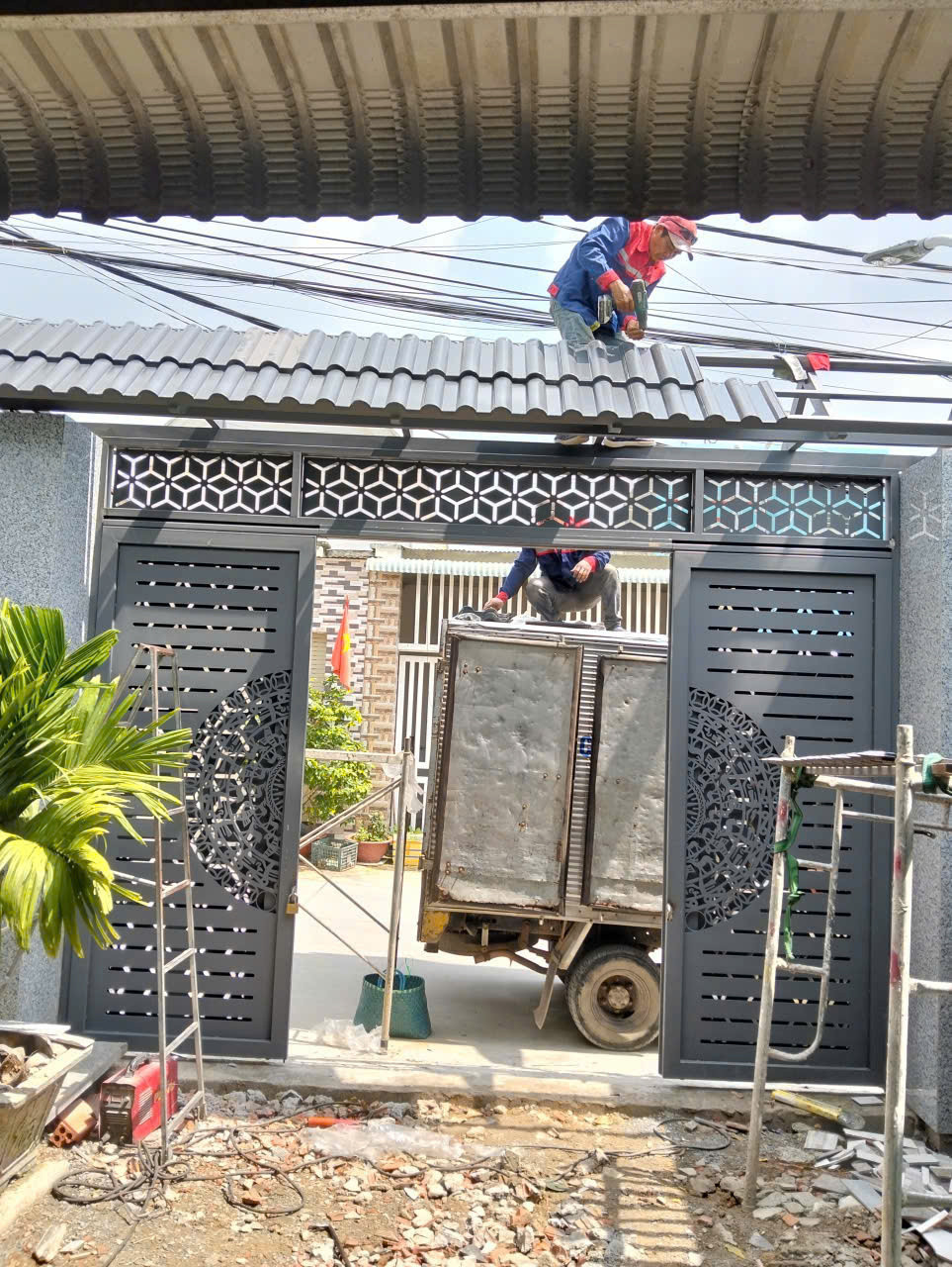 Cửa Sắt Trượt Quay